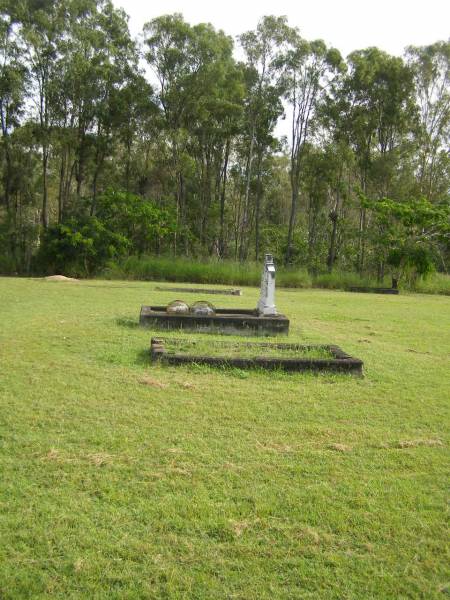 Appletree Creek cemetery, Isis Shire  | 