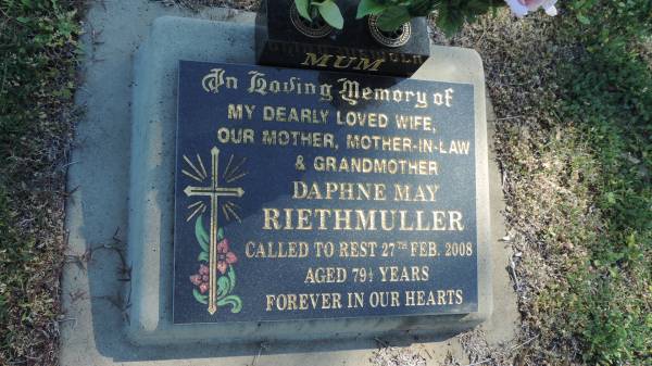 Daphne May RIETHMULLER  | d: 27 Feb 2008 aged 79 1/2  |   | Aubigny St Johns Lutheran cemetery, Toowoomba Region  |   | 