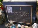 
Henry Frederick BLACKWOOD,
born 12 July 2000 died 10 Feb 2002,
son of Angus & Lizzie,
brother of Edward;
Brookfield Cemetery, Brisbane
