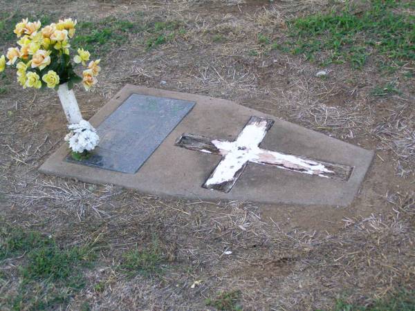 John Joseph VANDERVEGT,  | born 18-3-1950,  | died 21-10-1982,  | husband of ??,  | father of Craig ??;  | Caffey Cemetery, Gatton Shire  | 