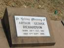 
Arthur George RICHARDSON,
born 29 Dec 1918,
died 17 Sept 1988;
Jandowae Cemetery, Wambo Shire
