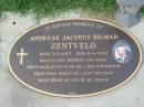 
Andreas Jacobus Hilmar ZENTVELD,
born 3-5-1967 died 8-4-2002,
son brother uncle;
Logan Village Cemetery, Beaudesert Shire
