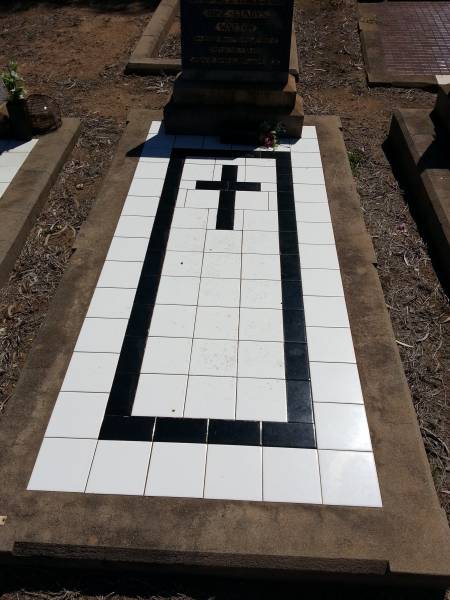 Rose Gladys WALTON  | d: 4-Jun-1977, aged 76  |   | Meandarra cemetery  | Copyright Dr Matt Barton  | 
