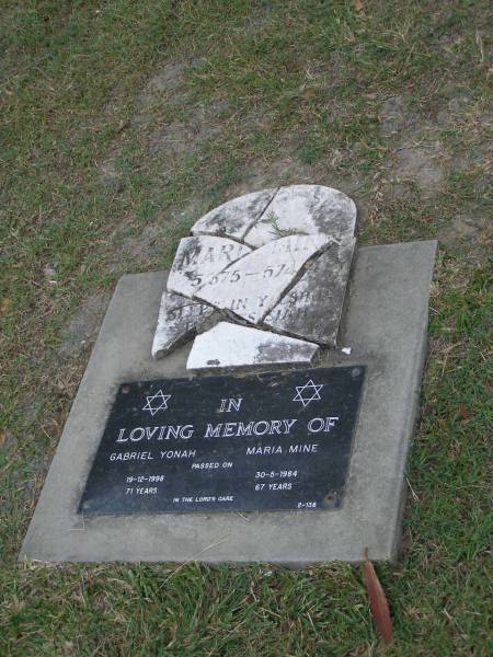 Gabriel YONAH,  | died 19-12-1998 aged 71 years;  | Maria MINE,  | died 30-5-1984 aged 67 years;  | Mudgeeraba cemetery, City of Gold Coast  | 
