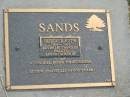 
Frederick Austin SANDS,
1909 - 2001,
husband of Gladys,
father of Kevin, Biill & Neil;
Mudgeeraba cemetery, City of Gold Coast
