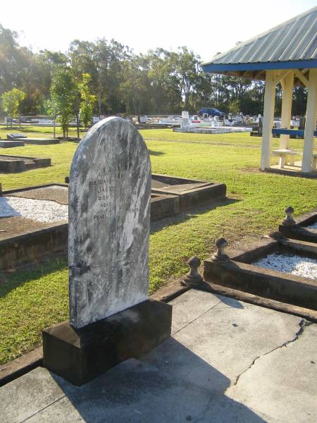 Jacob HEISLER,  | husband father,  | died 26 Dec 1916 aged 47 years;  | Polson Cemetery, Hervey Bay  | 