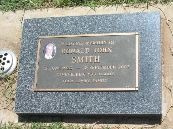 Donald John SMITH,  | 13 June 1923 - 18 Sept 2002;  | <a href= http://listsearches.rootsweb.com/th/read/AUS-NEWSPAPER-EXTRACTS/2002-09/1033387025 >funeral notice</a>  | Yarraman cemetery, Toowoomba Regional Council  | 