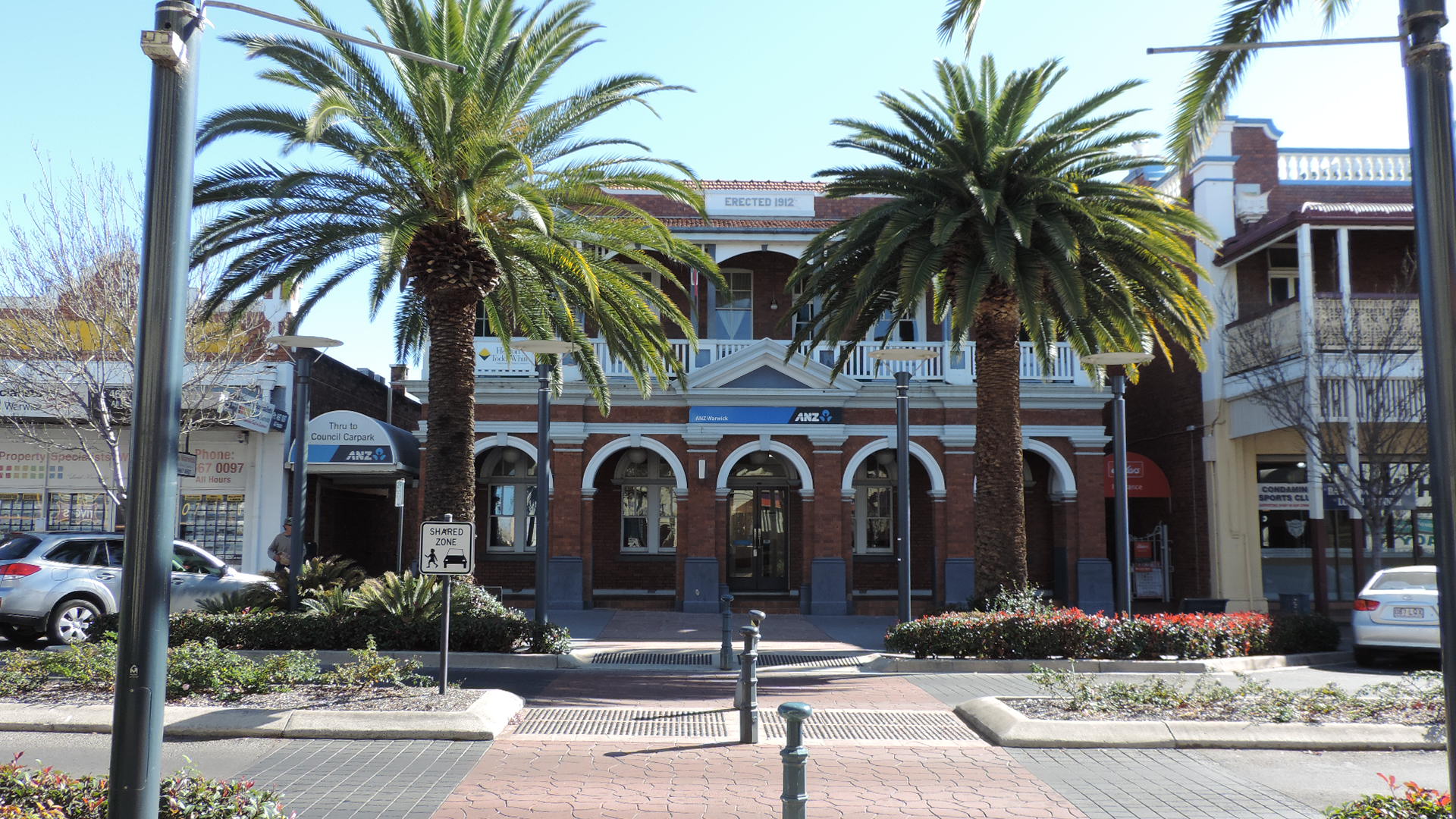 main street Warwick